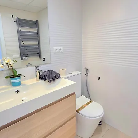 La Nogalera Vistas Modern 3bed 2 Bath With Seaviews And Private Parking By Namaste Elite Apartamento